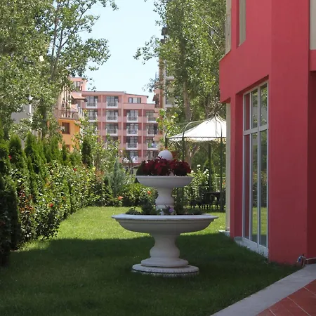 Lejlighedshotel Rose Garden Omax