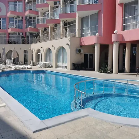 Lejlighedshotel Rose Garden Omax