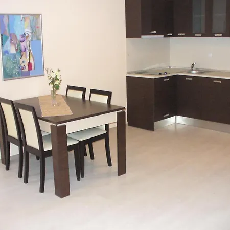 Rose Garden Omax アパートホテル サニービーチ