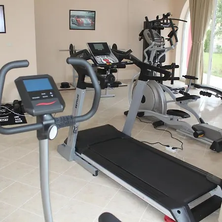 Rose Garden Omax サニービーチ