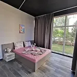 Rose Garden Omax ساني بيتش