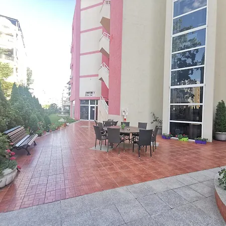 מלון דירות Rose Garden Omax