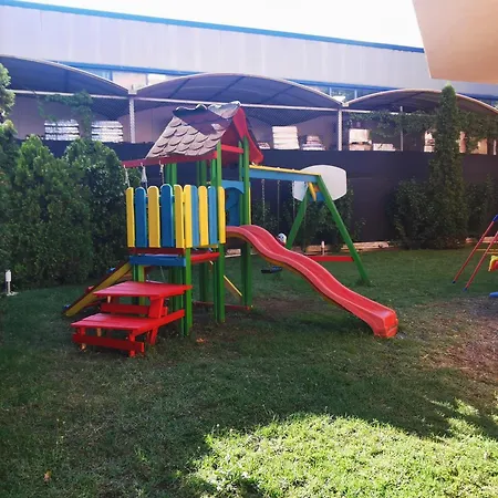 Rose Garden Omax מלון דירות