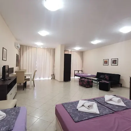 公寓式酒店 Rose Garden Omax 3*
