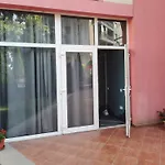 Aparthotel Rose Garden Omax