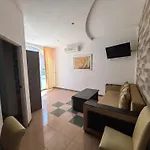 Aparthotel Rose Garden Omax