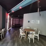 Aparthotel Rose Garden Omax
