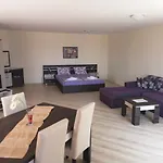 Rose Garden Omax Aparthotel