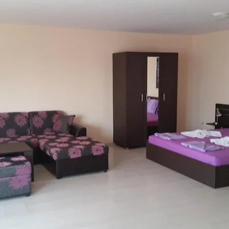 Rose Garden Omax Апарт-отель
