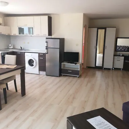 Ξενοδοχείο με διαμερίσματα Rose Garden Omax